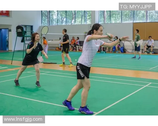 武汉羽毛球队比赛经验深度对比与启示分析 武汉羽毛球队比赛经验深度对比与启示分析