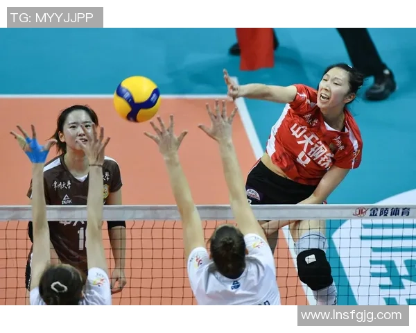 深圳排球队的速度之谜:排球巨献背后的训练与激情探讨 深圳排球队的速度之谜:排球巨献背后的训练与激情探讨