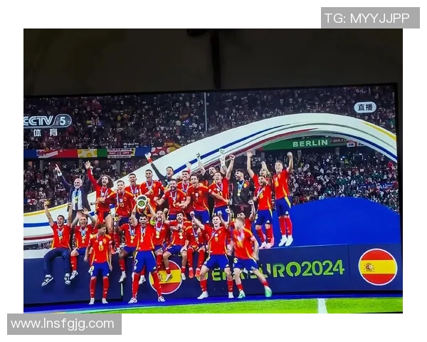 西班牙足球明星的魅力瞬间与赛场风采全景展示