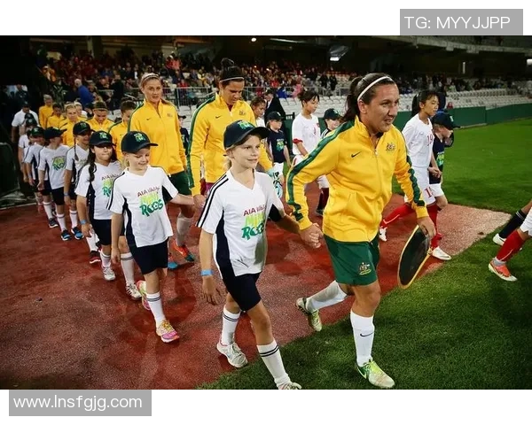 足球明星的语言能力揭秘他们能流利交流的多种语言数量与背后的故事 足球明星的语言能力揭秘他们能流利交流的多种语言数量与背后的故事